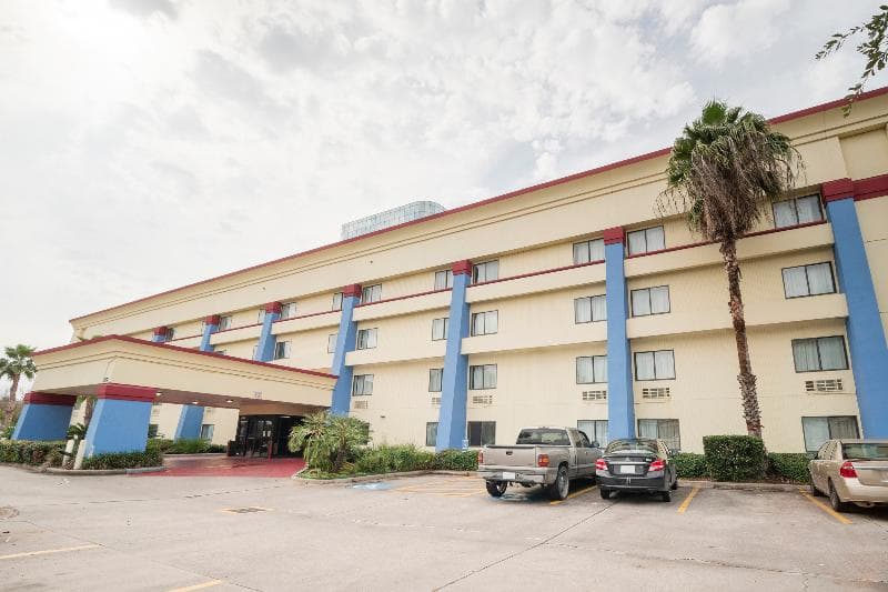 Oyo Townhouse Houston Airport North 3