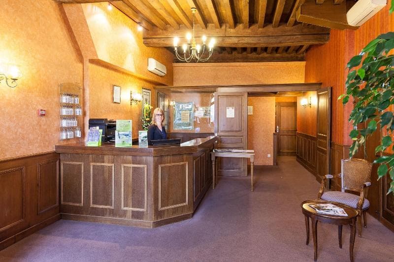 Hôtel De La Cloche 4