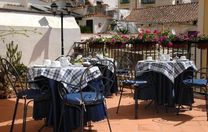 Anticarepubblica photo 1