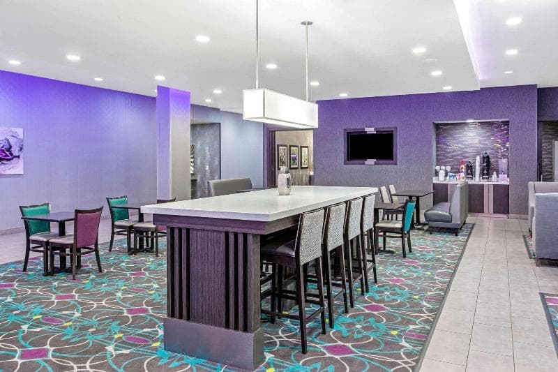 La Quinta Inn & Suites by Wyndham Lubbock South 4
