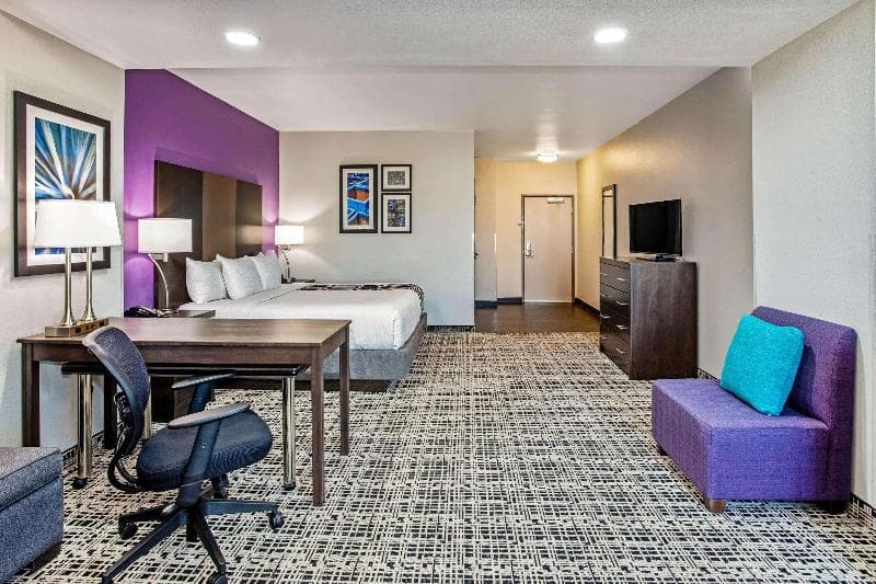 La Quinta Inn & Suites by Wyndham Lubbock South 5