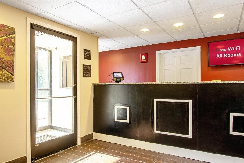 Red Roof Inn Scottsburg 3