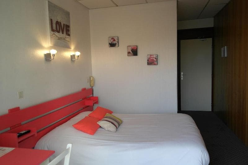 Cecil Hotel 5