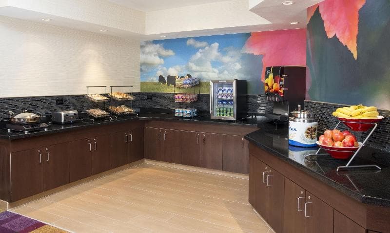 Fairfield Inn Peru 4