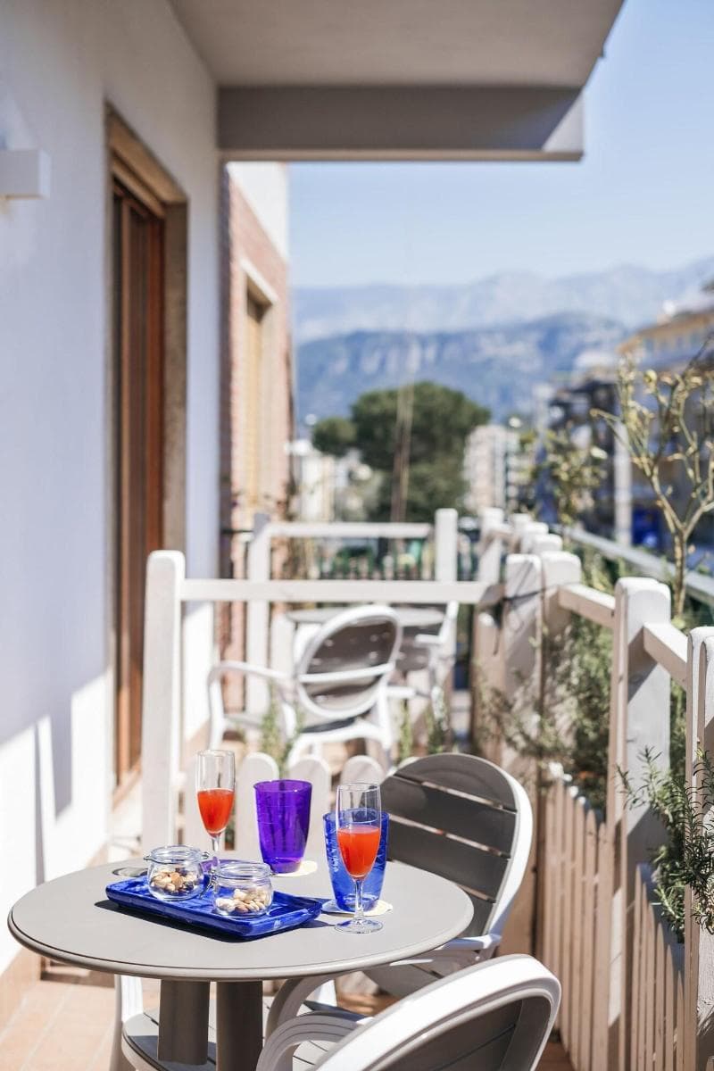 Luiselle Charming Accommodation Sorrento 5