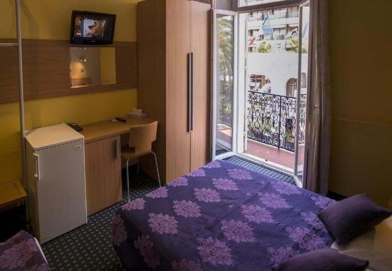 Modern Waikiki Hotel photo 1