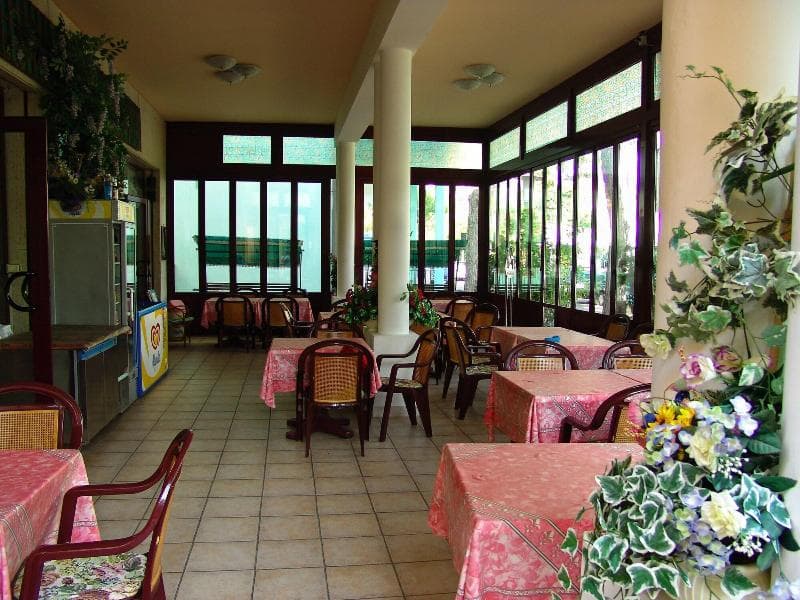Hotel Villa Dina 2
