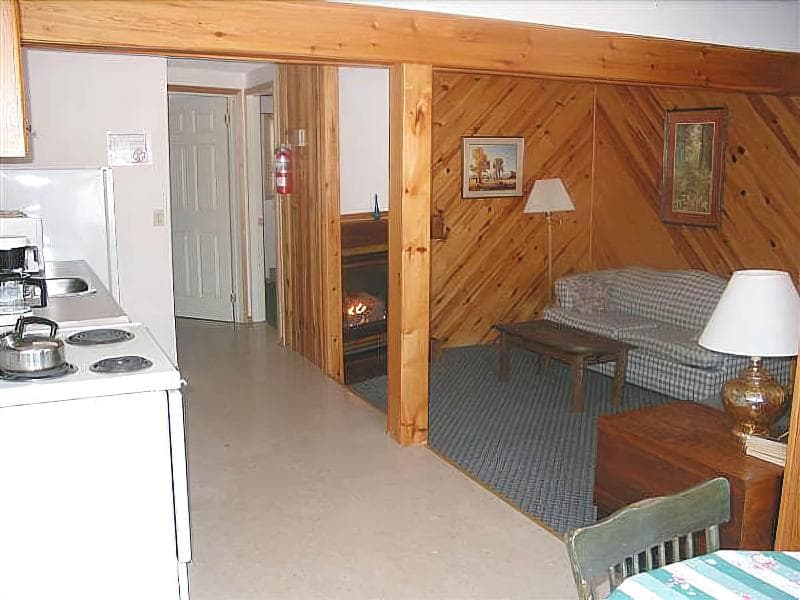 Algonquin Lakeside Inn photo 1