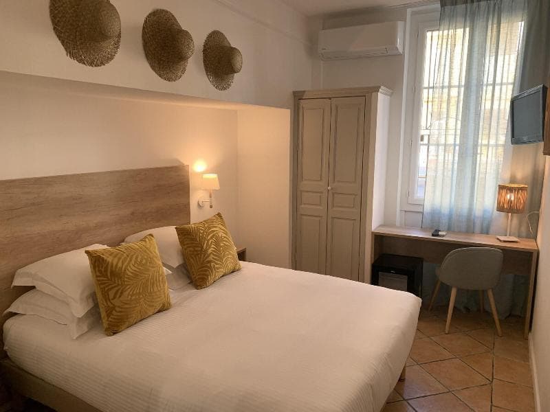 Palm Hotel 3