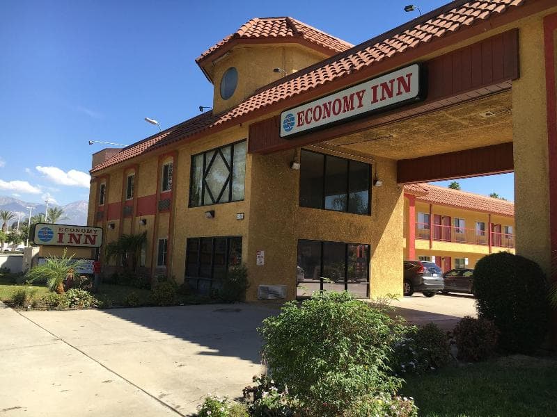 Economy Inn Ontario 4