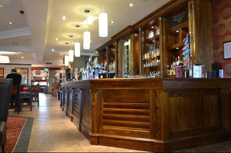 Wellington Hotel By Greene King Inns main