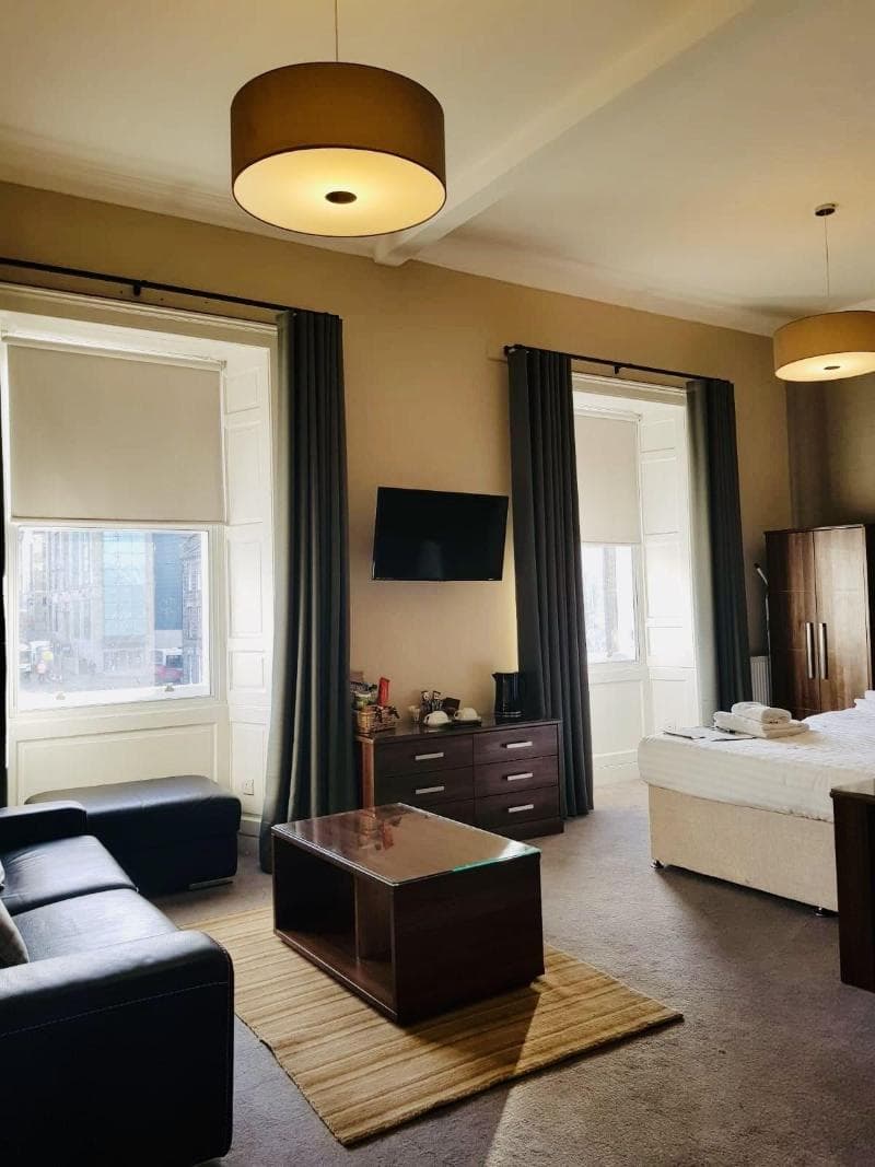 28 York Place photo 1