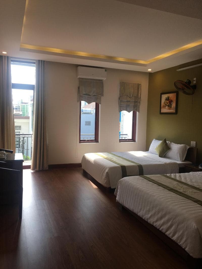 Phuong Quang Hotel 4