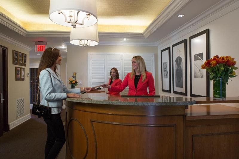 The Pillars Hotel 4