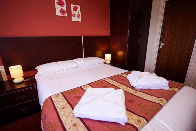 Delmont Hotel 3