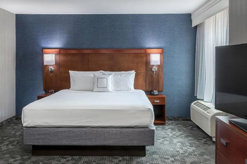 Courtyard West Orange 5