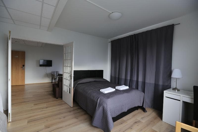100 Iceland Hotel 4