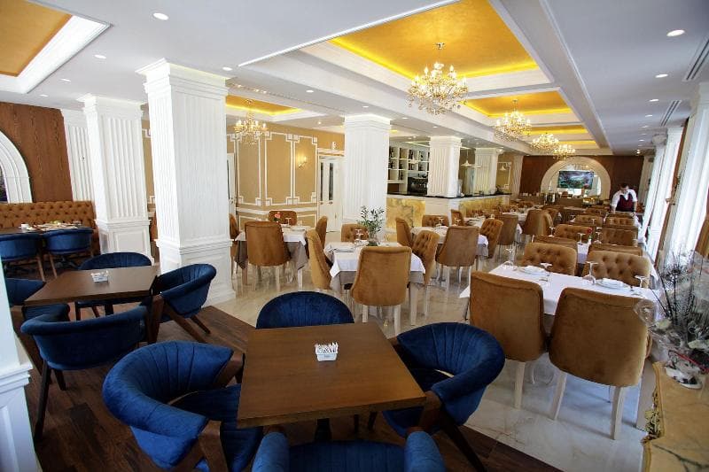 Empire Hotel 3
