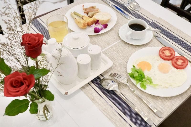 Phuong Dong Hotel 5