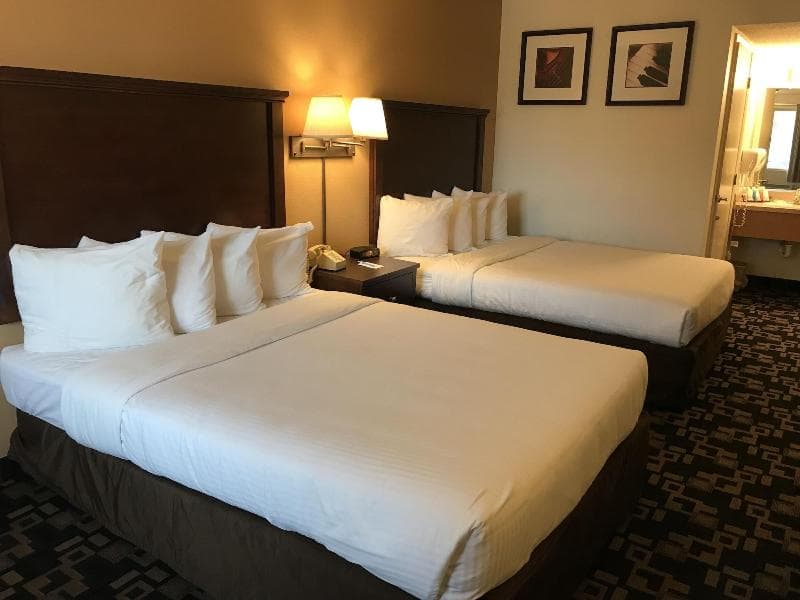 Morningglory Inn & Suites photo 1