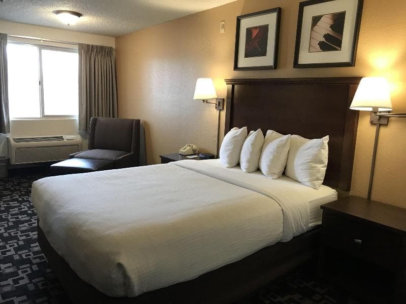 Morningglory Inn & Suites 5