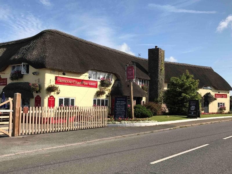 Greyhound Country Inn 3