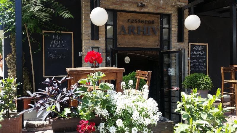 Hotel Arhiv main