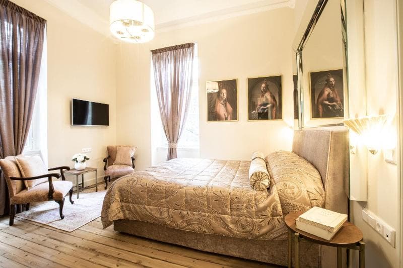 Bohemian Suites Athens 3
