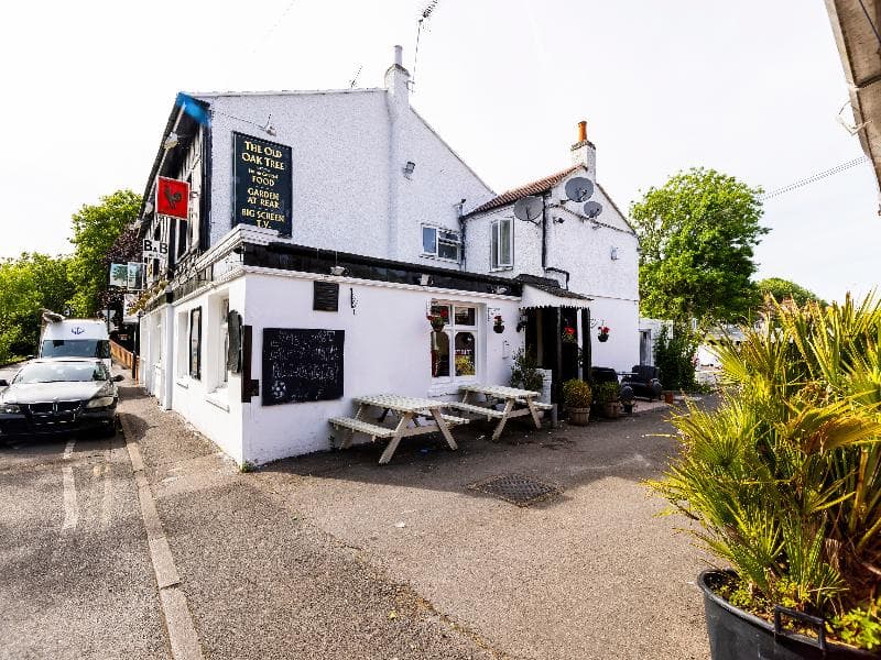 Old Oak Tree Inn 4