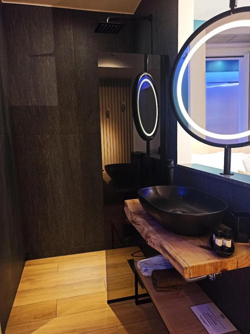 SKS Luxury Suites & Rooms 4