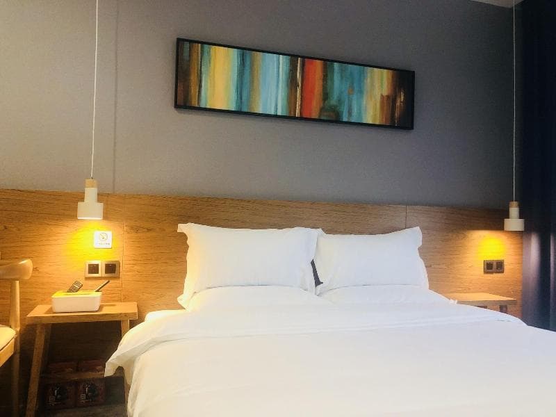 Once Artistic Inn 3