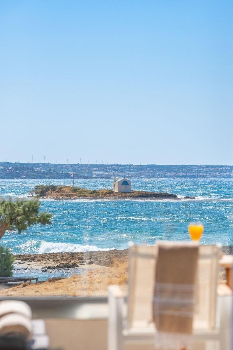 Pyrgos Blue 4