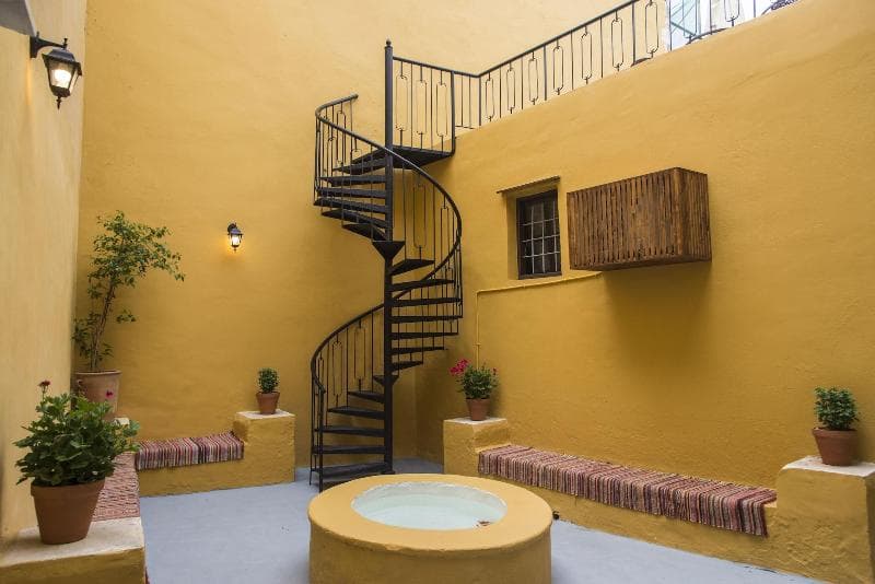 Captain Vasilis Traditional Hotel 2