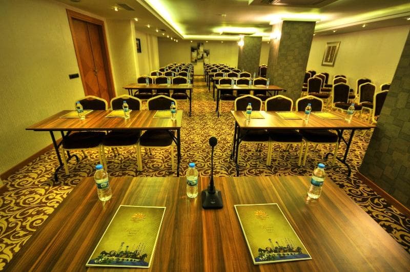 Golden Deluxe Hotel main