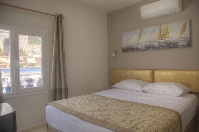Sunset Villa Hotel 4