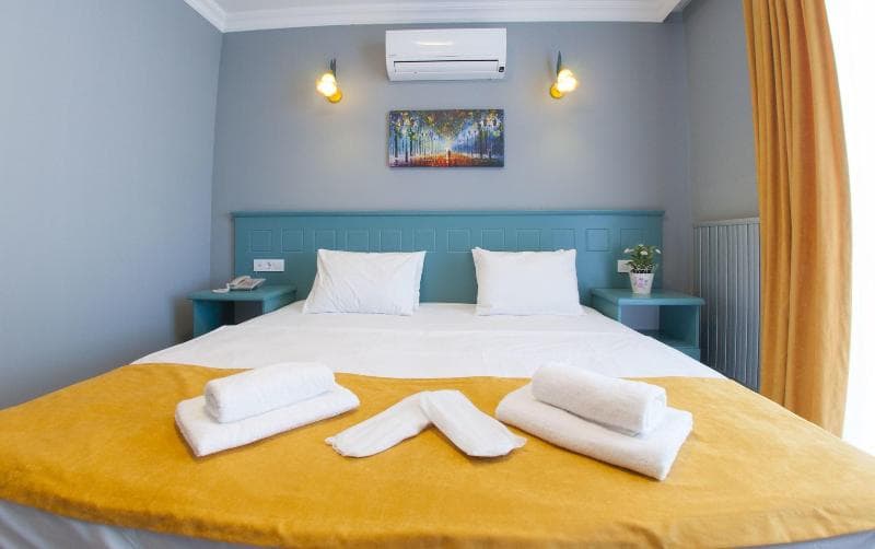 Room Room Motel 5
