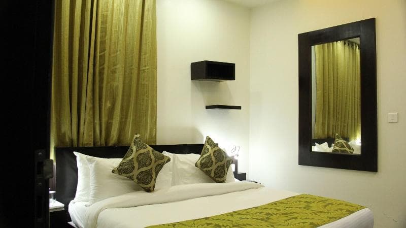 Clarks Inn Mathura 4