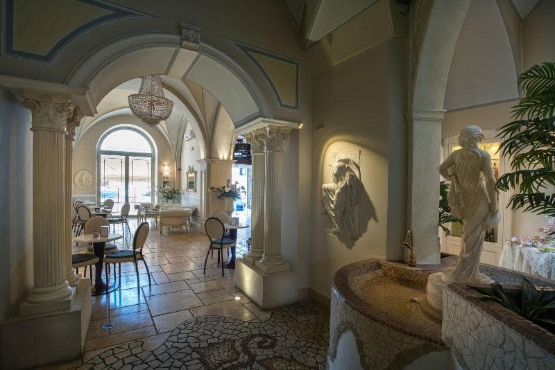 Palazzo Bove main