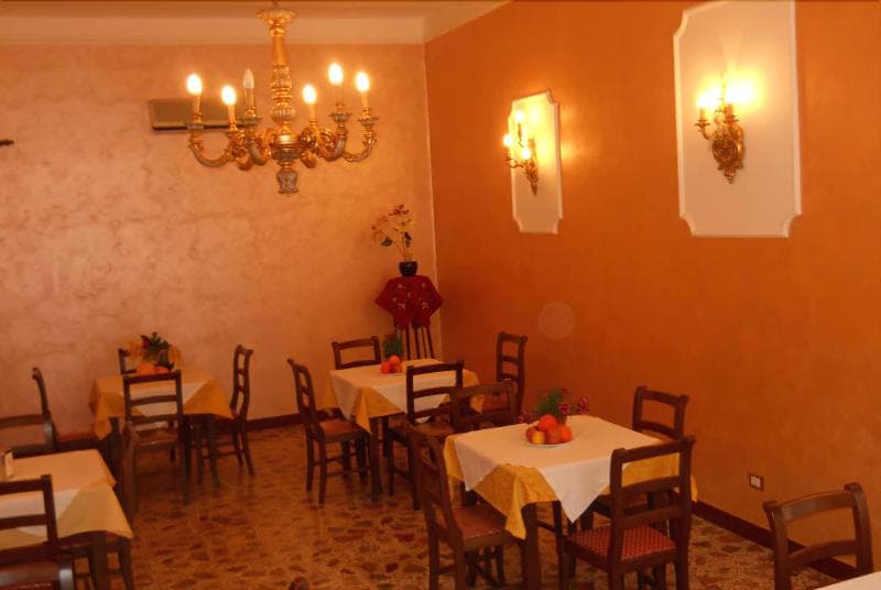 Antico Palazzo main