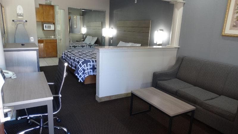 Regency Inn 5