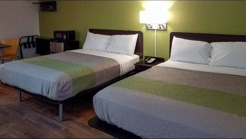 Motel 6 Burlington photo 1