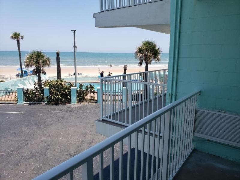 The Seascape Inn 5