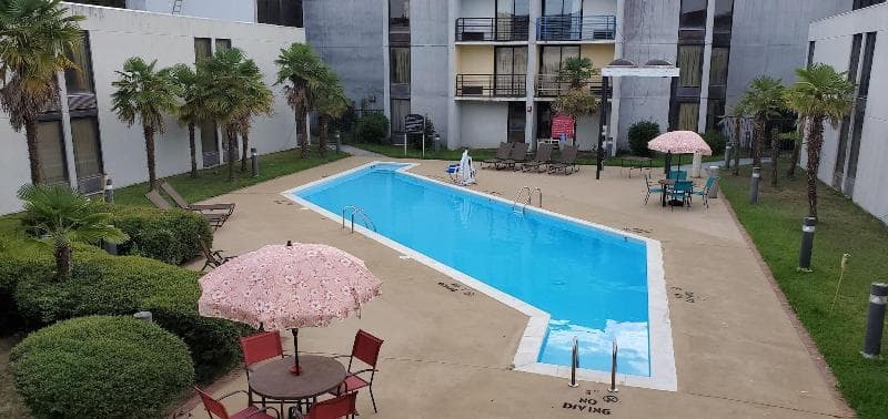 Red Carpet Inn main