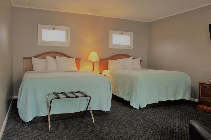 Admiral Motel 5