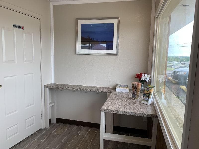Regency Inn photo 1
