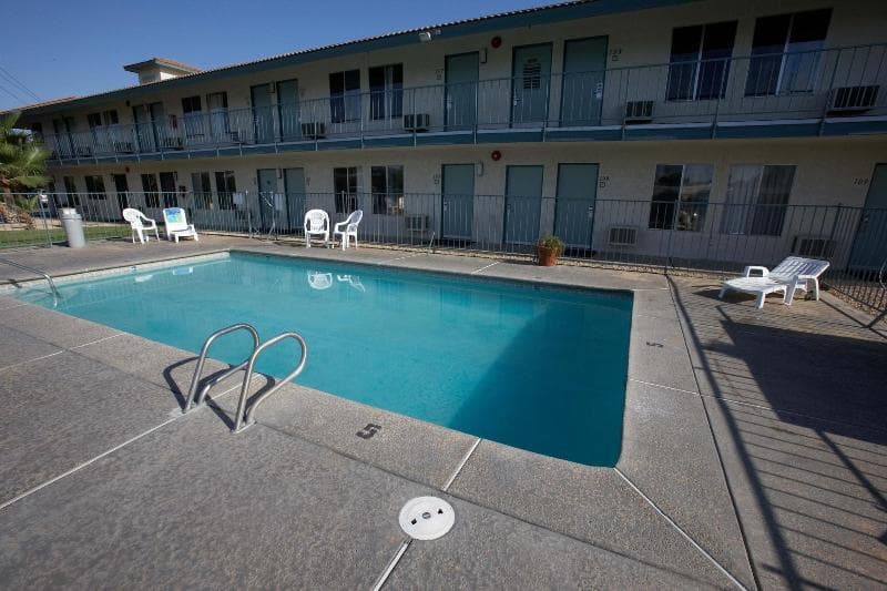 Days Inn By Wyndham Bakersfield main