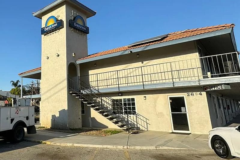 Days Inn By Wyndham Bakersfield 3
