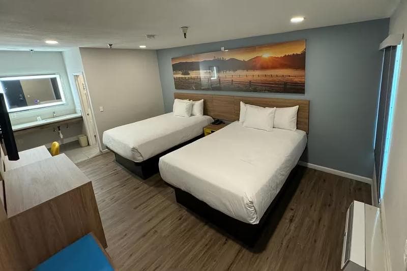 Days Inn By Wyndham Bakersfield photo 1