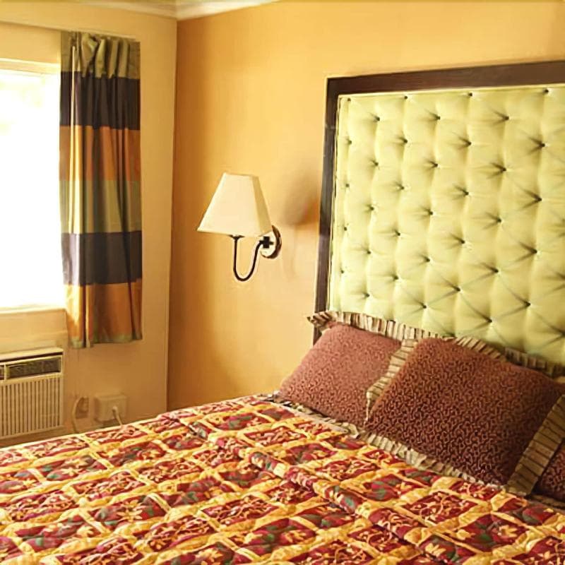 Lamplighter Inn 2