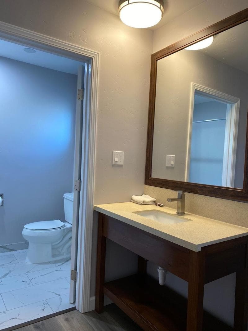 Colonial Motel photo 1